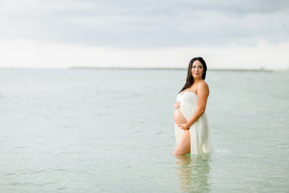 Tampa Maternity Photographer | © Ailyn La Torre Photography 2015