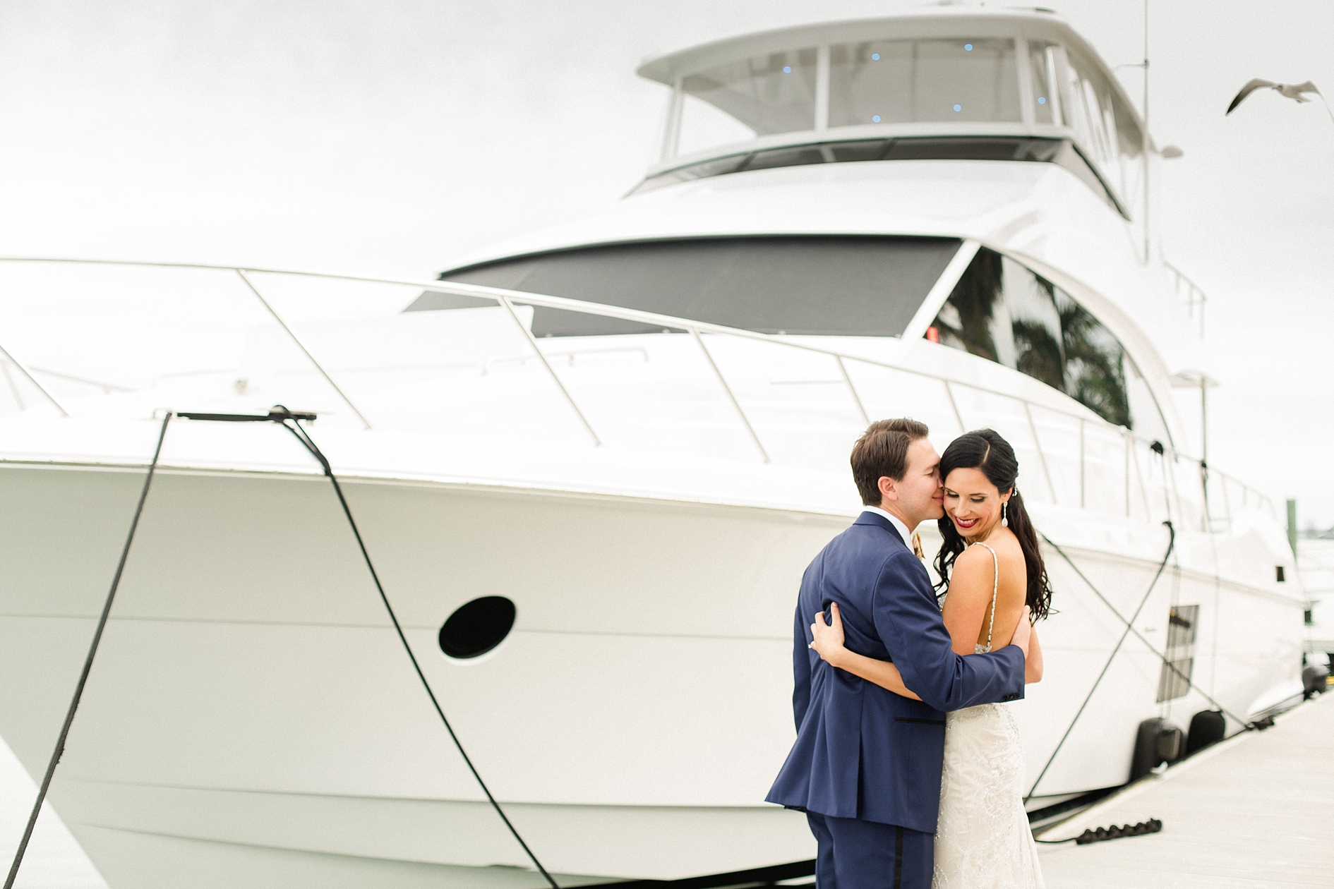Carlouel Yacht Club Wedding | © Ailyn La Torre Photography